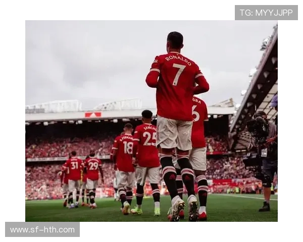 曼联迎战强敌全力以赴 球迷期待精彩对决展现红魔风采